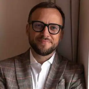 Начальник службы закупочной и договорной деятельности